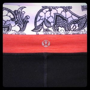 Lululemon black Groove athletic pant